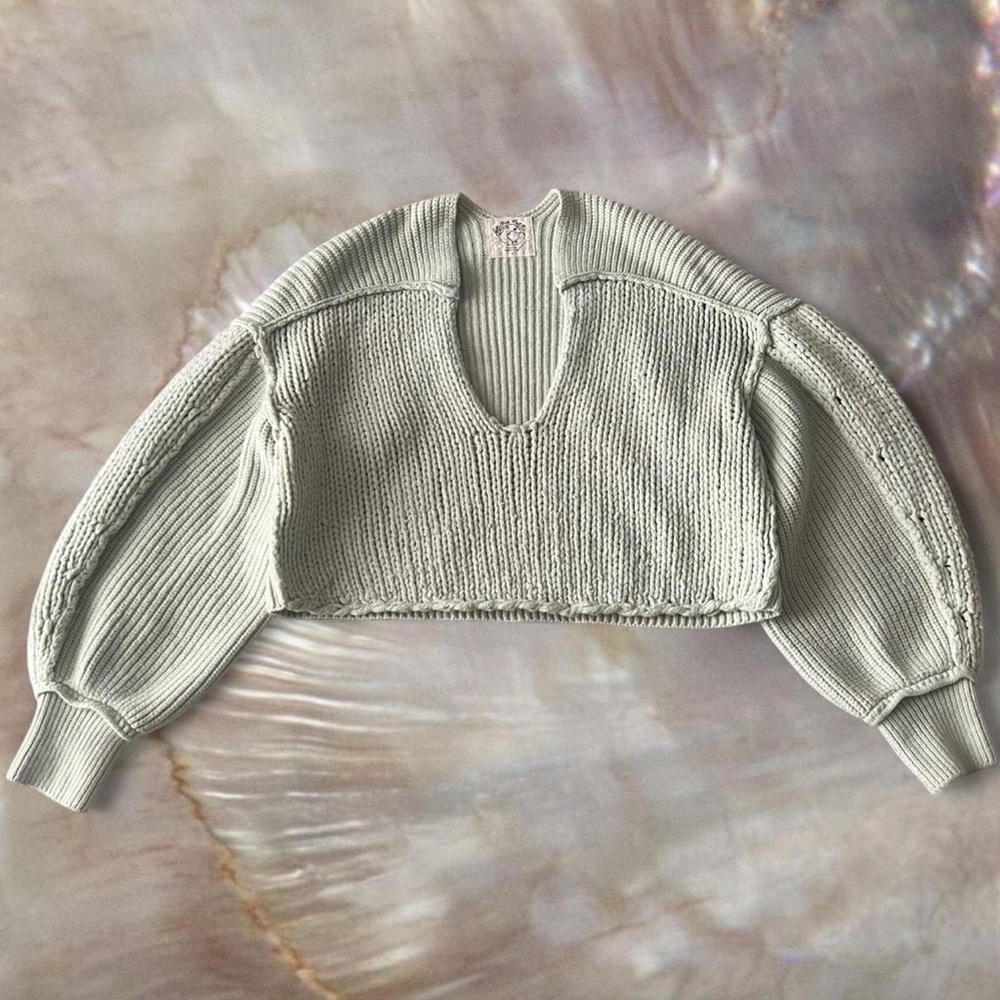 Free People Off-White V-Neck Cropped Sweater